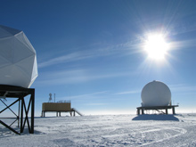 Ground station on the left, South Pole MARISAT-GOES Terminal/RF Building complex in the background.