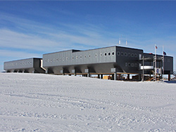 South Pole Website Celebrates a Century of Science