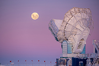 South Pole Telescope. Photo by Matthew Young, courtesy of the NSF/USAP Photo Library. Creative Commons CC BY-NC-ND 4.0