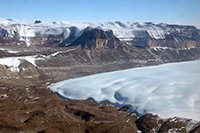 Wright Upper Glacier. Photo by Melissa Li, courtesy of the NSF/USAP Photo Library. Creative Commons CC BY-NC-ND 4.0