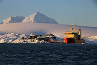 The Nathaniel B. Palmer Research Vessel at Palmer Station. Photo by Marissa Goerke, courtesy of the NSF/USAP Photo Library

