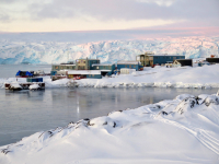 Palmer Station. Photo by Ken Keenan. Image courtesy of NSF/USAP Photo Library.

