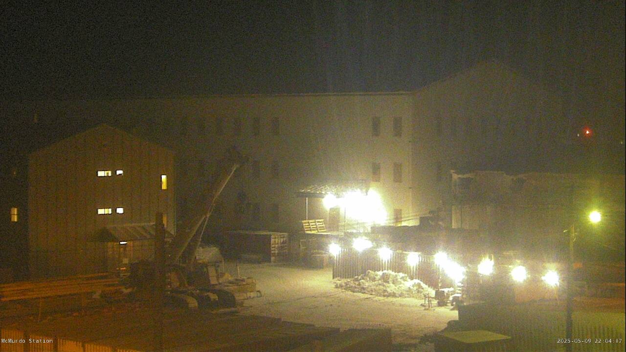McMurdo Station - Royal Society Range Webcam