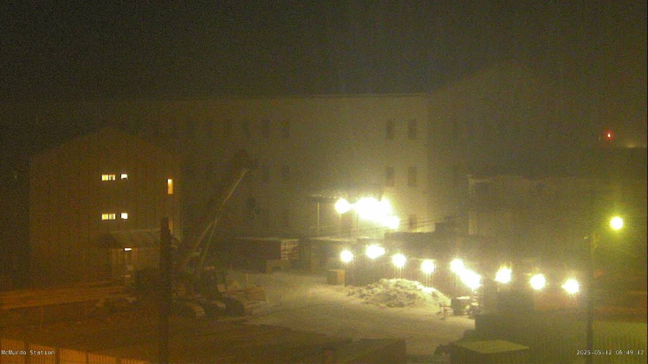 McMurdo Station - Royal Society Range Webcam