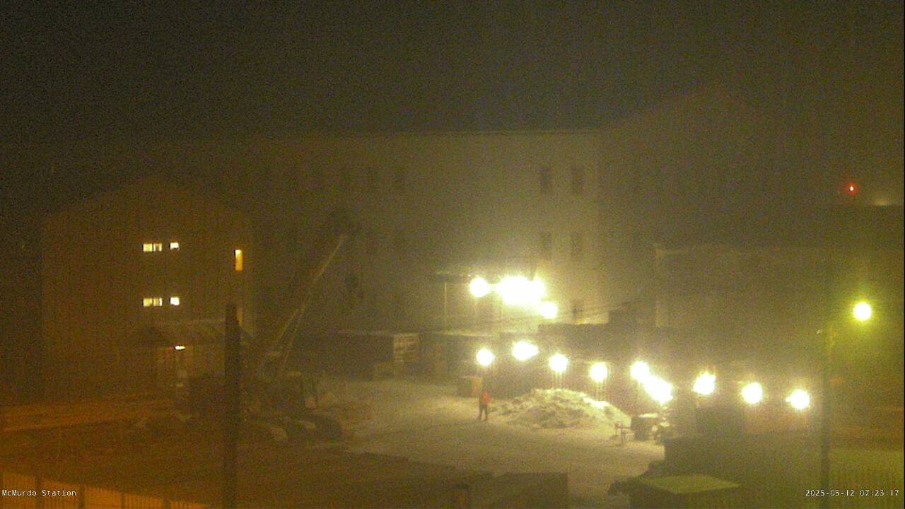 McMurdo Station - Royal Society Range Webcam